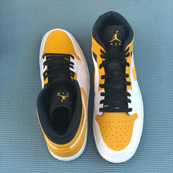 New Air Jordan 1 Mid “University Gold” - Picture 5 of 6